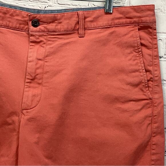 L.L.Bean Shorts Men's 42 Mineral Red Flat Front Standard Fit Athleisure Vacation - Picture 3 of 6
